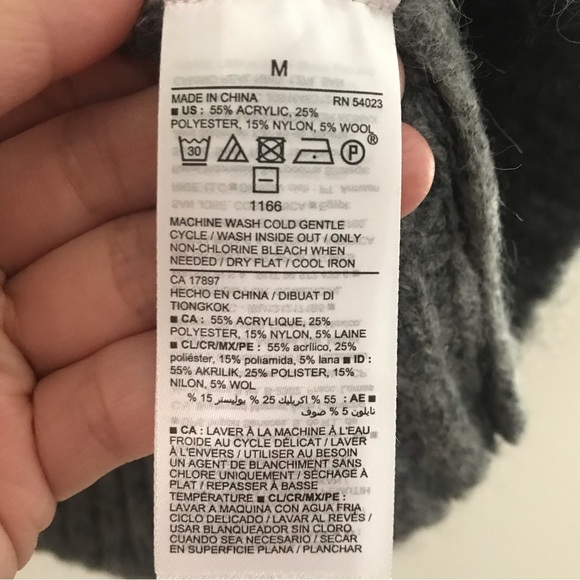 Old Navy Gray Pointelle-Knit Ruffle Sleeve Sweater - Size Medium - Picture 5 of 9